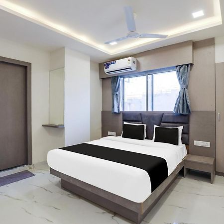 Hotel O Neek Palace Ahmedabad Eksteriør billede