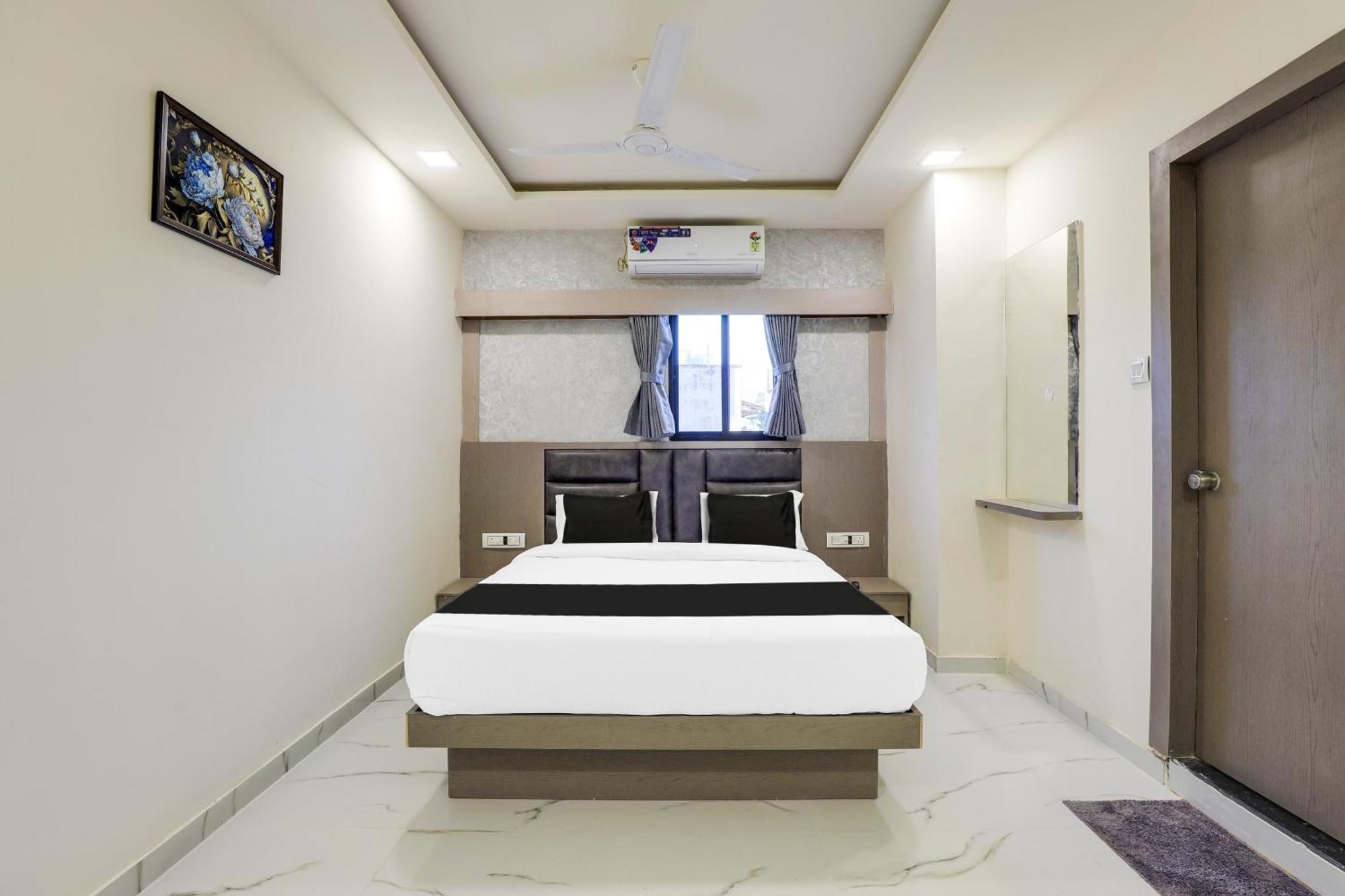 Hotel O Neek Palace Ahmedabad Eksteriør billede